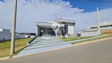 house em Rua Angelina Colicini Milanez, Loteamento Residencial Rio das Flores - Itatiba - SP