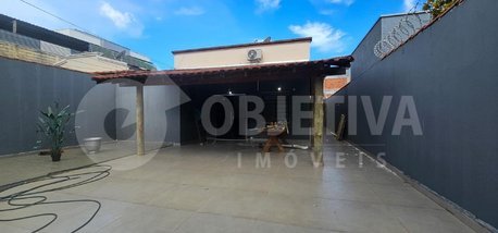 house em Avenida Vereador Carlito Cordeiro, Jardim Botânico - Uberlândia - MG