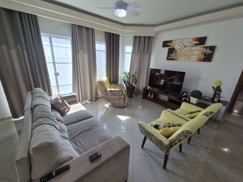 house em Rua Voluntário Benedito Sérgio, Parque São Cristóvão - Taubaté - SP