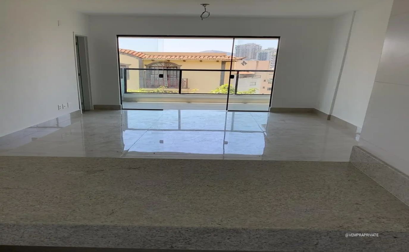 Sala de estar e varanda