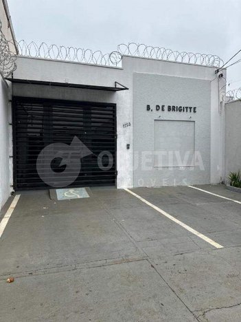 house em Avenida João Pinheiro, Nossa Senhora Aparecida - Uberlândia - MG