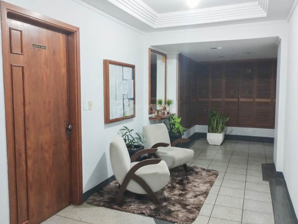03 HALL