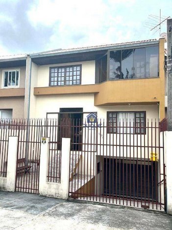 house em Rua Benedito Antunes de Oliveira, Uberaba - Curitiba - PR