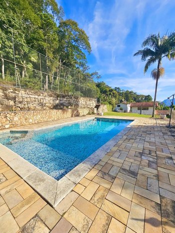 house em Rua Laurinda Lópes Medeiros, Pedro do Rio - Petrópolis - RJ