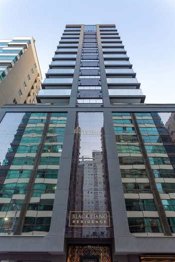 apartment em Rua 236, Meia Praia - Itapema - SC
