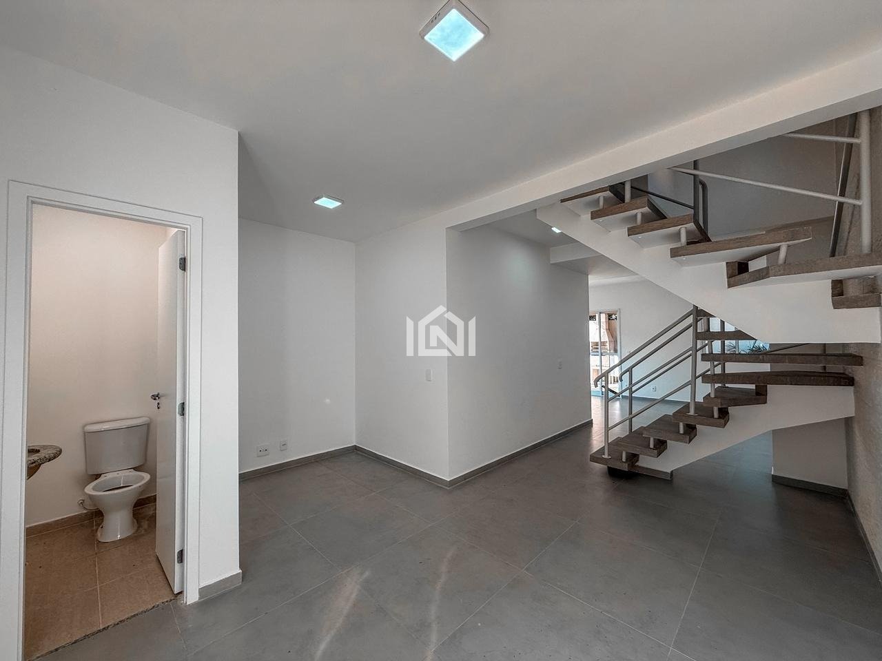 casa a venda no condominio mirante do jardim da gloria - sala de estar