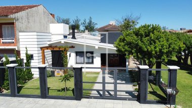 house em Rua Begônias, Rainha do Mar - Xangri-Lá - RS