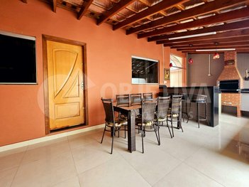 house em Avenida Doutor Jaime Ribeiro da Luz, Santa Mônica - Uberlândia - MG