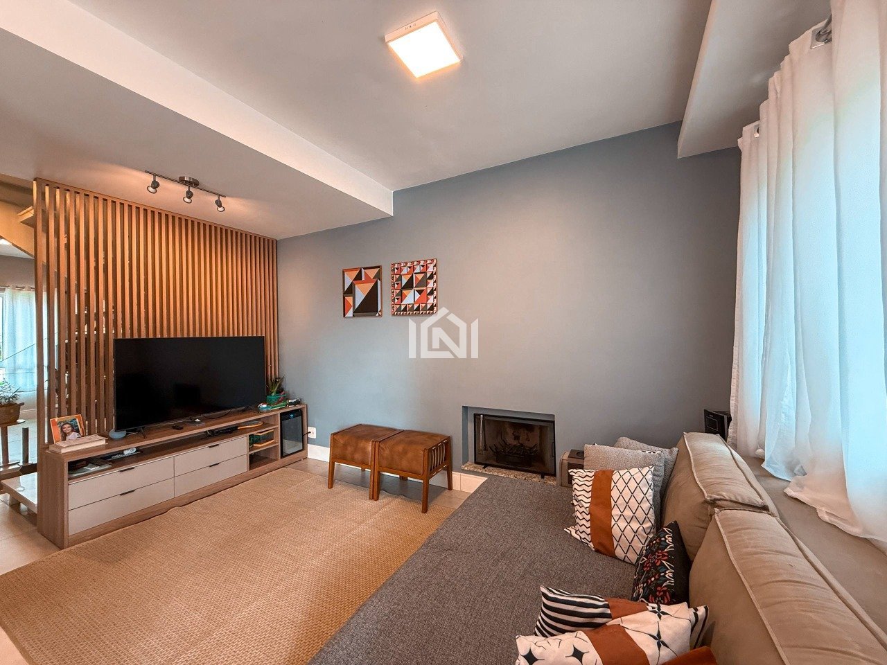 casa a venda no condominio mirante do jardim da gloria - sala de estar