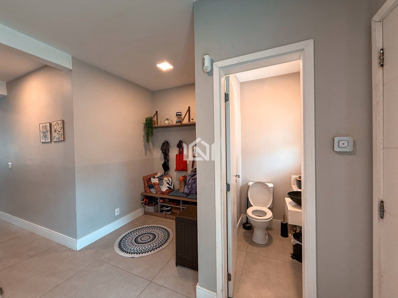 casa a venda no condominio mirante do jardim da gloria - hall com escritorio