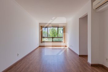 apartment em Rua Itapeva, Passo da Areia - Porto Alegre - RS