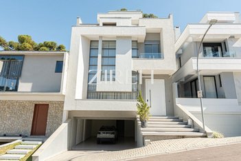 house em Rua Luiz Kula, Santo Inácio - Curitiba - PR