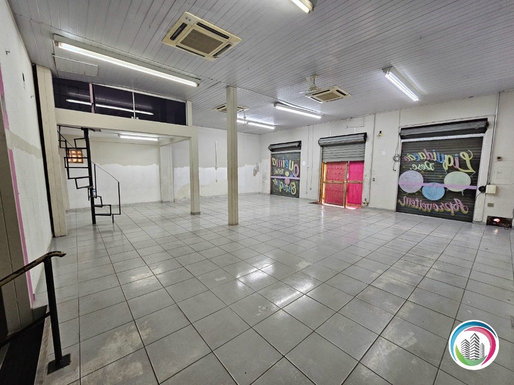 Imóvel comercial na Rua Primeiro de Agosto no Centro de Bauru/SP - 299 m² terreno