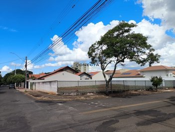 land_lot em Rua Estilac Leal, Centro - Rolândia - PR