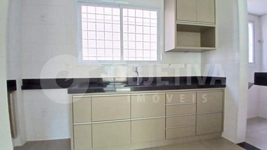 apartment em Avenida José Paes de Almeida, Santa Mônica - Uberlândia - MG