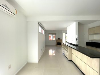 house em Rua Grumixama, Campeche - Florianópolis - SC