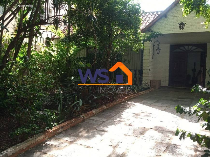 Casa com 4 quartos — Barro Preto, Belo Horizonte