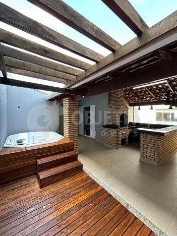 house em Alameda Paulo César Santana, Jardim Holanda - Uberlândia - MG