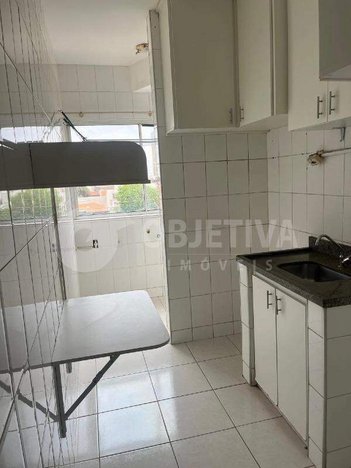 apartment em Rua Antônio Rezende Chaves, Santa Mônica - Uberlândia - MG