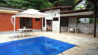house em Rua Jornalista Newton Braga Mello, Itaipu - Niterói - RJ