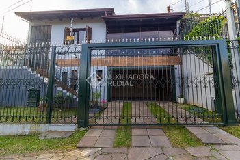 house em Rua Doutor Egydio Michaelsen, Cavalhada - Porto Alegre - RS