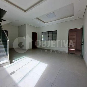 house em Avenida Ortízio Borges, Segismundo Pereira - Uberlândia - MG