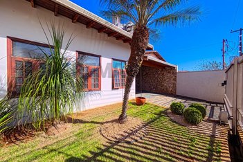 house em Rua Bernardino de Campos, Centro - Leme - SP