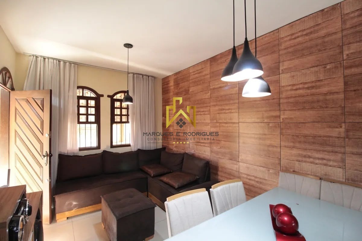 Casa com 3 quartos — Santa Amélia, Belo Horizonte