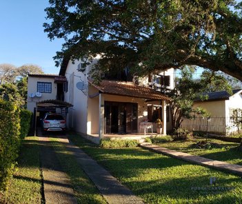 house em Rua Oswaldo Poeta, Centro - Guaíba - RS