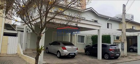 house em Avenida José Candido Porto, Loteamento Villa Branca - Jacareí - SP