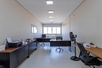 business em Avenida Anita Garibaldi, Boa Vista - Curitiba - PR