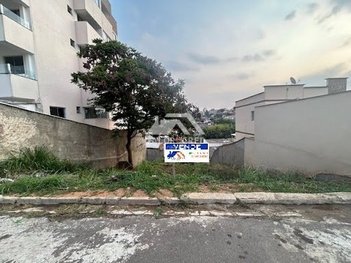 land_lot em Rua Álvaro Ribeiro, Campos Elíseos - Varginha - MG