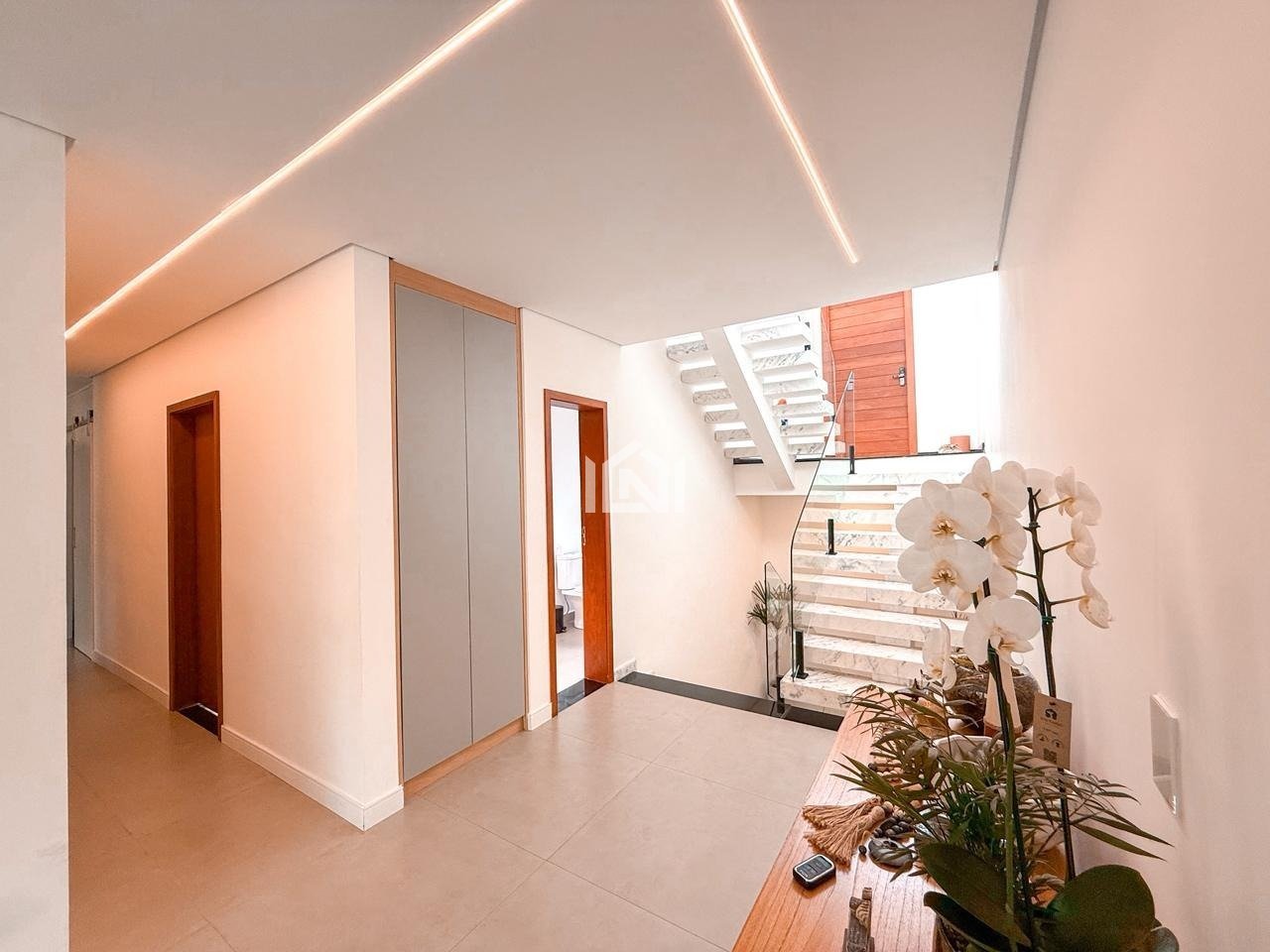 casa a venda no condominio parque das artes - hall