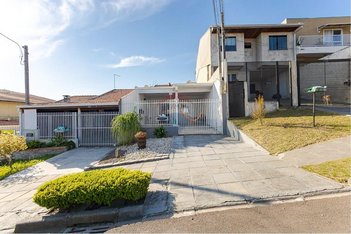 house em Rua Ayrton Pizzatto Gusi, Xaxim - Curitiba - PR