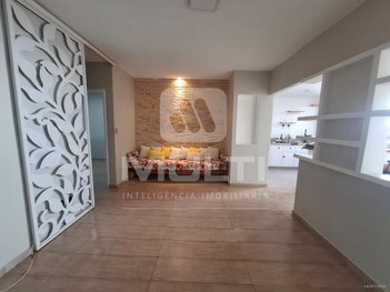 house em Avenida dos Ferreiras, Aclimação - Uberlândia - MG