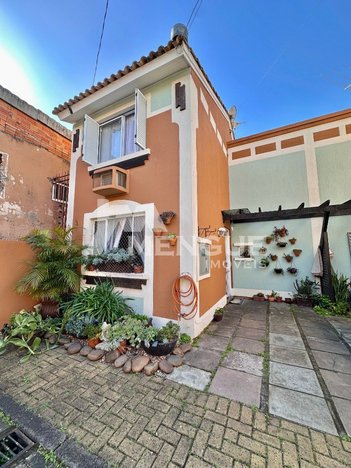 house em Rua Tenente Ary Tarrago, Jardim Itu - Porto Alegre - RS