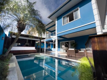 house em Rua Dinah Silveira de Queiroz, Praia dos Amores - Balneário Camboriú - SC