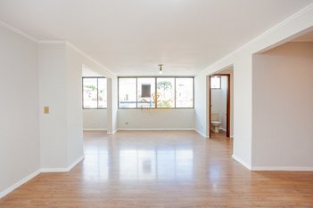 apartment em Rua Desembargador Motta, Água Verde - Curitiba - PR