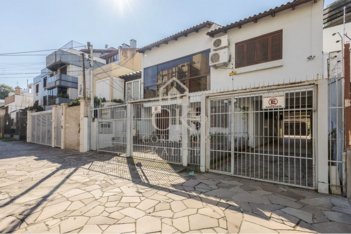 house em Rua Luzitana, Higienópolis - Porto Alegre - RS