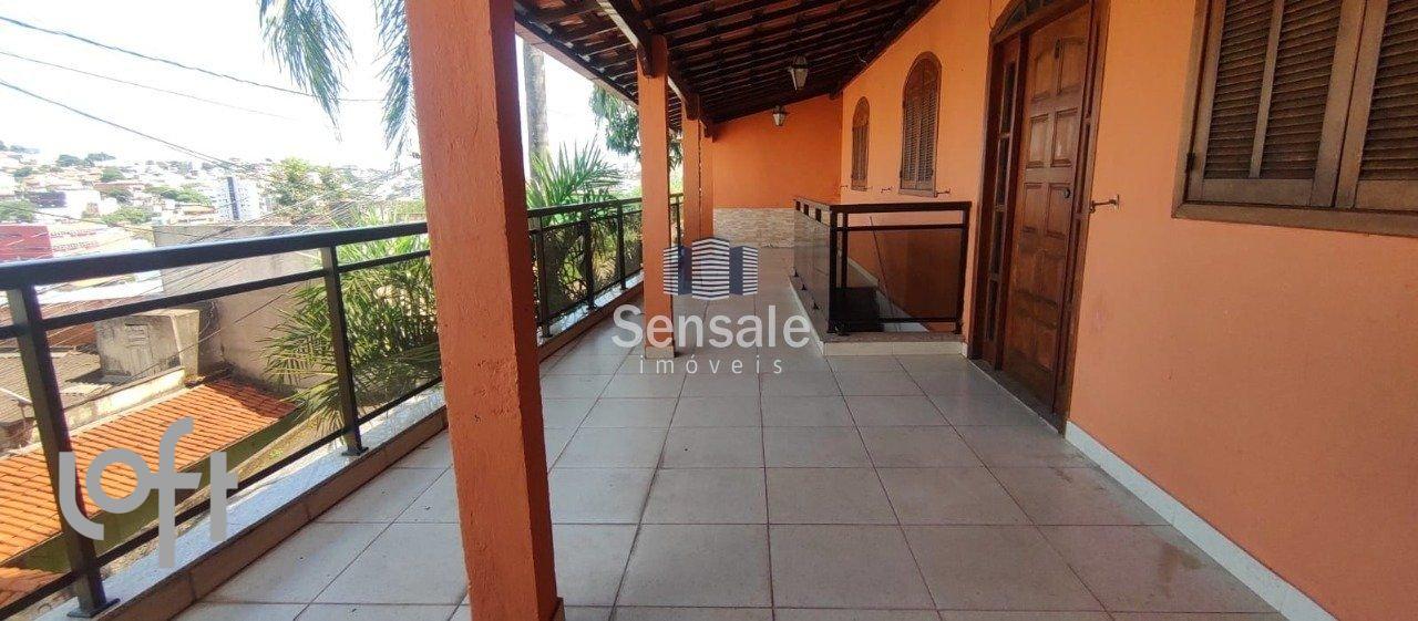 Casa com 3 quartos — Buritis, Belo Horizonte