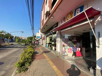 business em Avenida Assis Brasil, Passo da Areia - Porto Alegre - RS