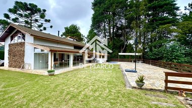 house em Avenida Gustavo Biagioni, Gleba Vila Izabel - Campos do Jordão - SP