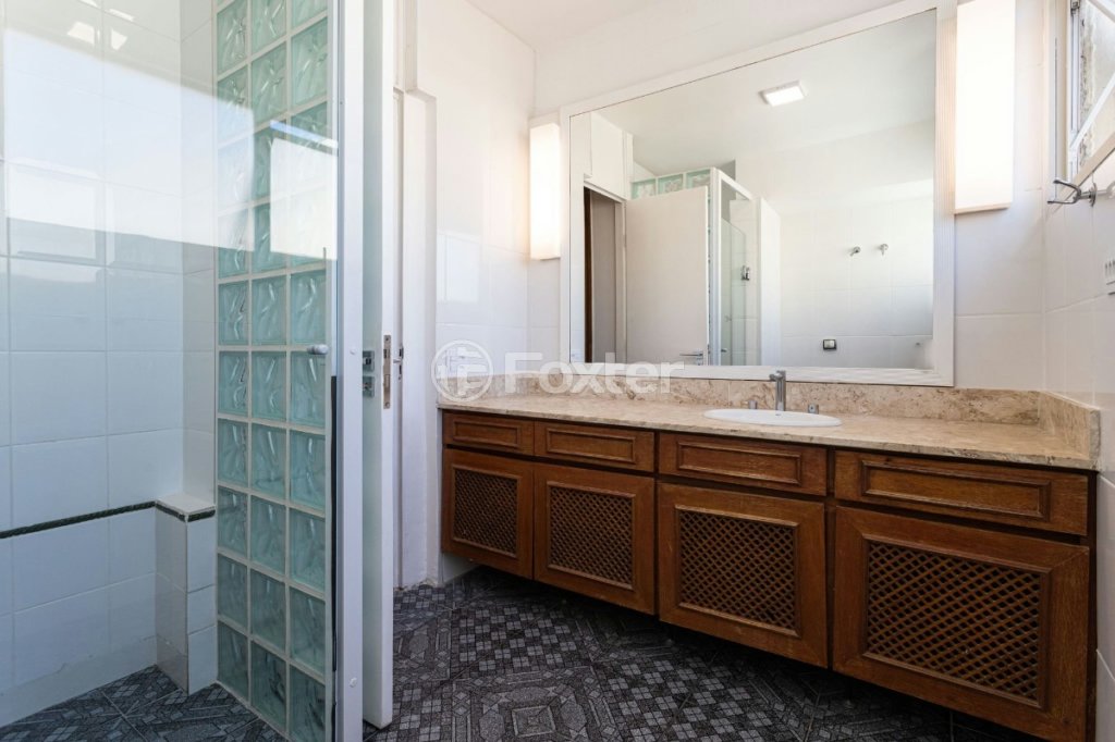 desktop_bathroom02.jpeg