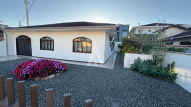 house em Rua Rocha Pombo, Iririú - Joinville - SC