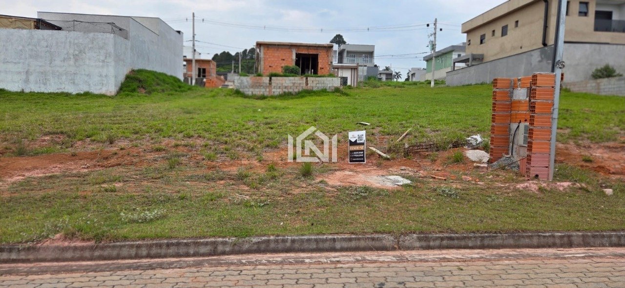 terreno a venda no condominio lago dos passaros
