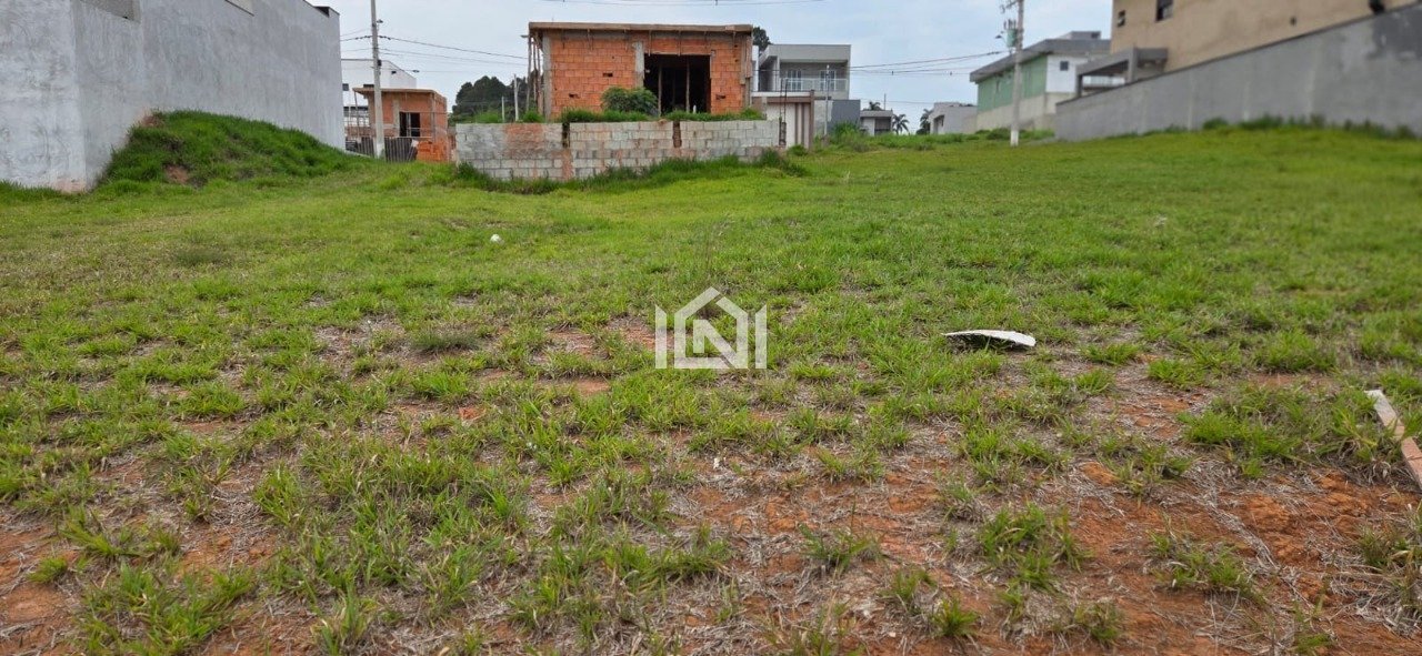 terreno a venda no condominio lago dos passaros