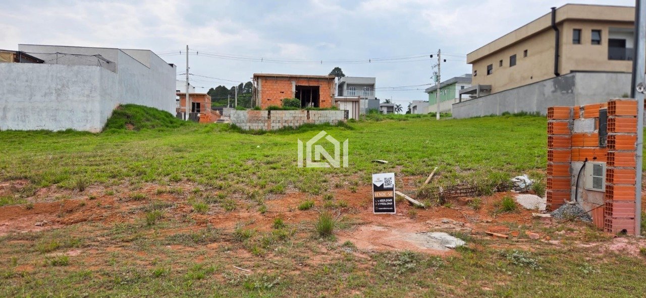 terreno a venda no condominio lago dos passaros