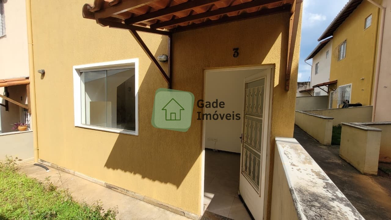 Casa com 3 quartos — Parque São José, Belo Horizonte