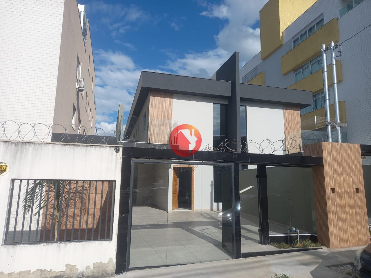 Casa com 3 quartos — Planalto, Belo Horizonte