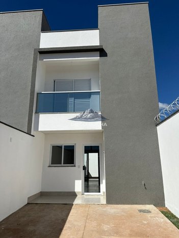 house em Rua João Cabral de Melo Neto, Novo Mundo - Uberlândia - MG